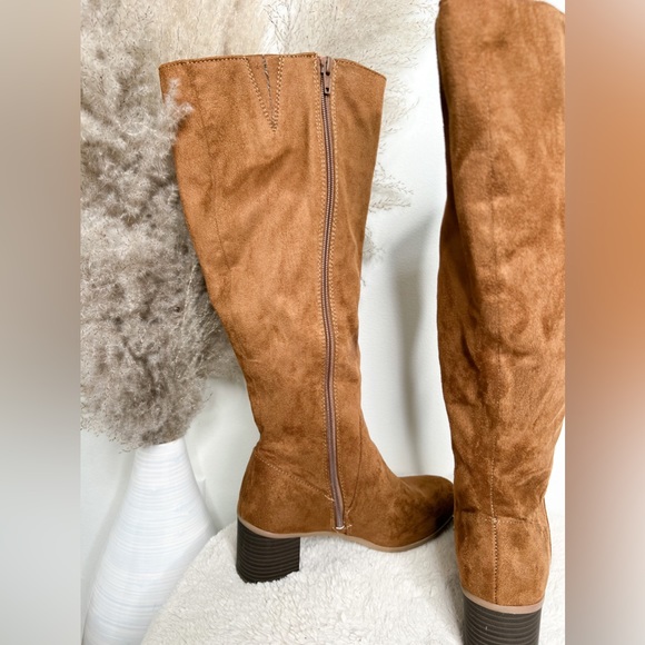 NWOT Brown Suede Knee High Heeled Boots | Size 8 - Picture 5 of 5